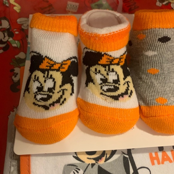 Disney Minnie Mouse Halloween Bibs and Shoes - Picture 6 of 6